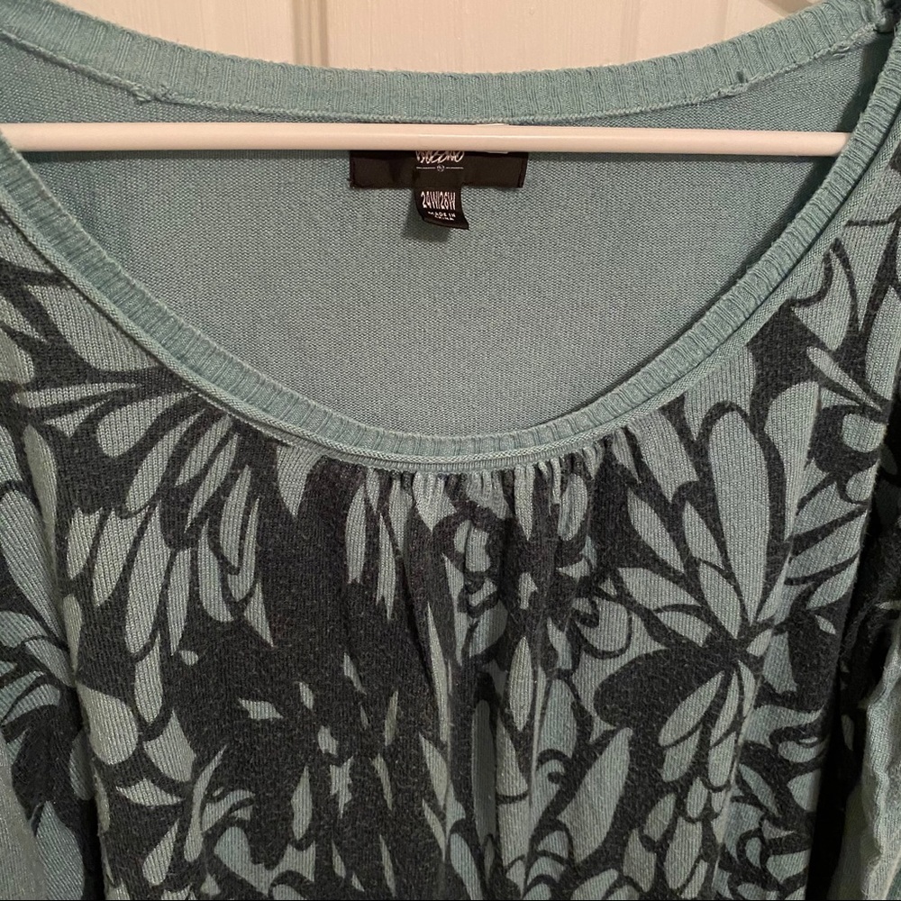 Lightweight Sweater - Picture 8 of 9
